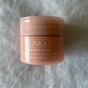 Clinique moisture surge